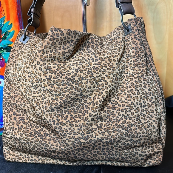 Bottega Veneta Leopard Slouch Shoulder Bag - Picture 3 of 16